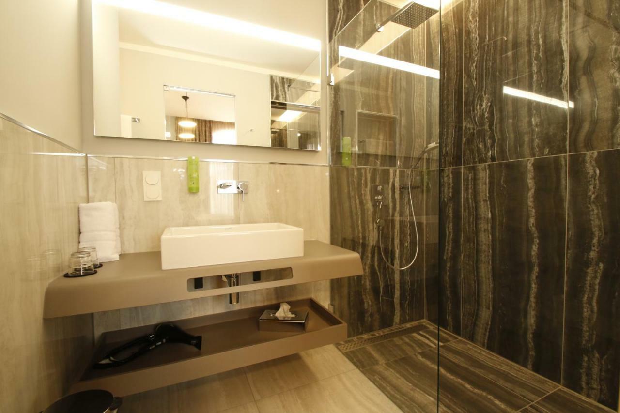 Amelie No 1 Hotel & Appartements Landau in der Pfalz Ngoại thất bức ảnh